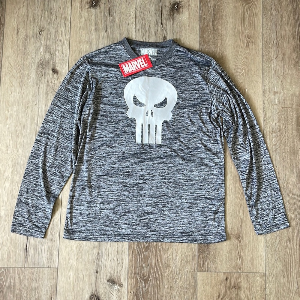 NWT MARVEL Punisher Shirt Men’s Medium Long Sleeve Grey & White